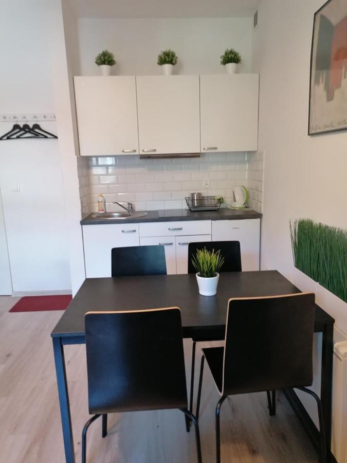 Old Cracow Apartment Mazowiecka 11 Krakow Bagian luar foto