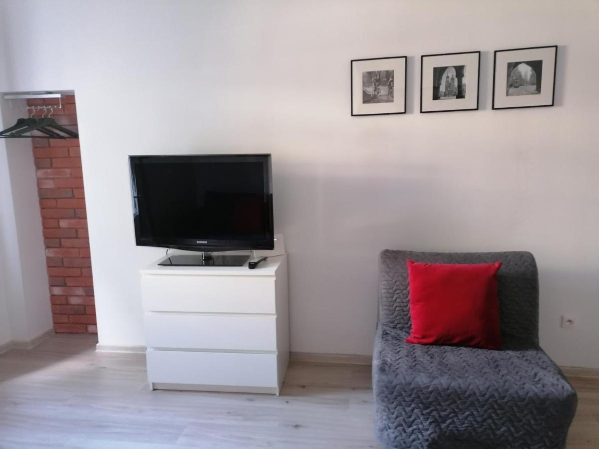 Old Cracow Apartment Mazowiecka 11 Krakow Bagian luar foto